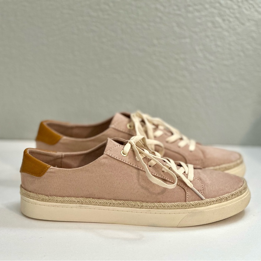 Platform Sneakers Pink Suede Magellan Outdoor Women’s Size 10 B Mila